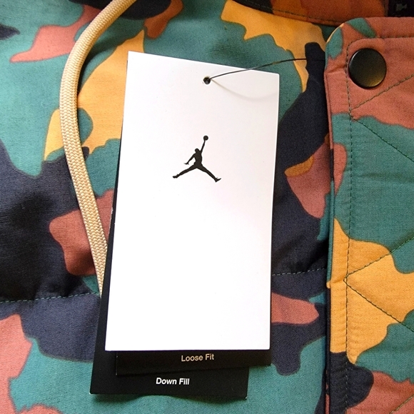 BRAND NEW Jordan Flight Heritage Camo Down Parka Men's Size: XL - Picture 11 of 12